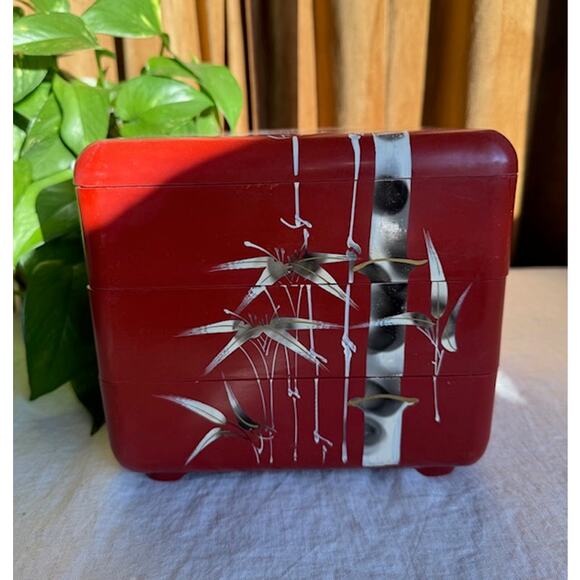 Vintage Bento Box - Picture 1 of 7